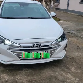 Hyundai Elantra 2020