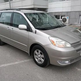 Toyota Sienna 2004