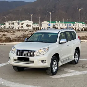 Toyota Land Cruiser Prado 2013