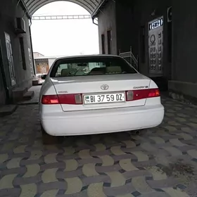 Toyota Camry 2001