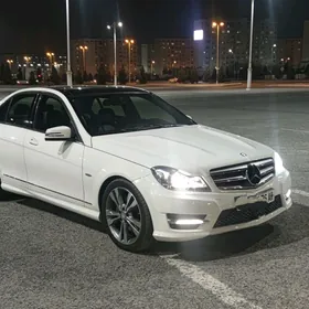 Mercedes-Benz C300 2012