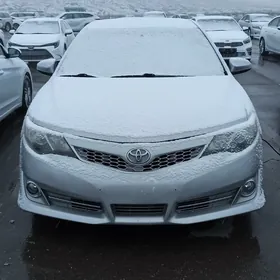 Toyota Camry 2014