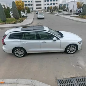 Volvo V60 2019