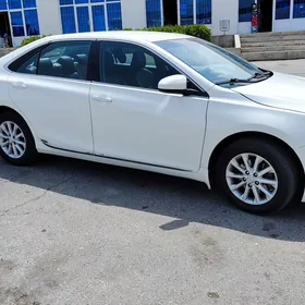 Toyota Camry 2017