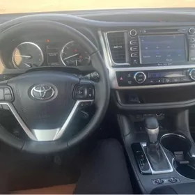 Toyota Highlander 2017