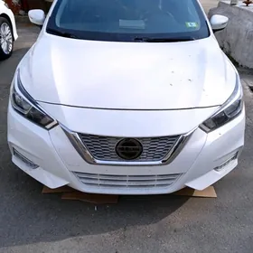 Nissan Versa 2021