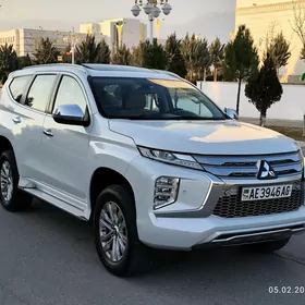 Mitsubishi Pajero 2020