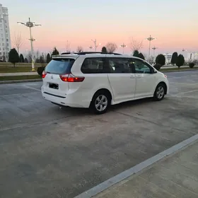 Toyota Sienna 2018