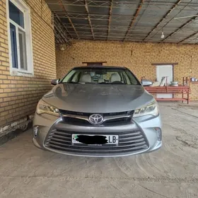 Toyota Camry 2016