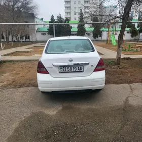 Nissan Versa 2007