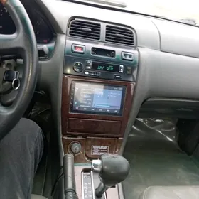 Nissan Cefiro 2000