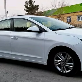 Hyundai Elantra 2019