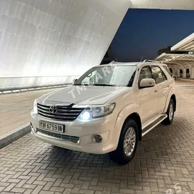 Toyota Fortuner 2013