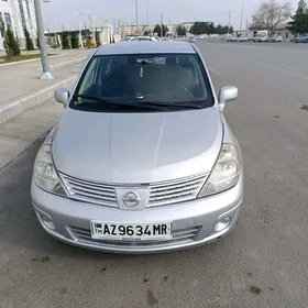 Nissan Versa 2012