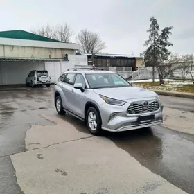 Toyota Highlander 2021