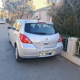 Nissan Versa 2010