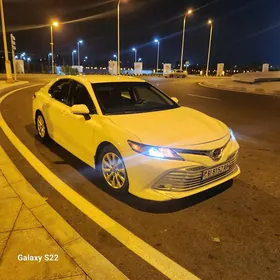 Toyota Camry 2018