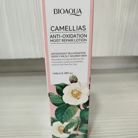 Camellias yüz üçin losyon