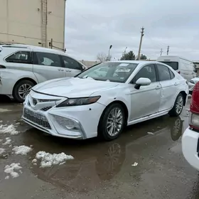 Toyota Camry 2022