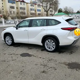 Toyota Highlander 2021