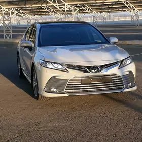 Toyota Camry 2024