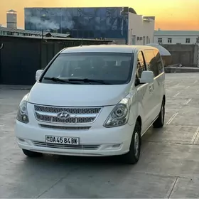 Hyundai H-1 2011