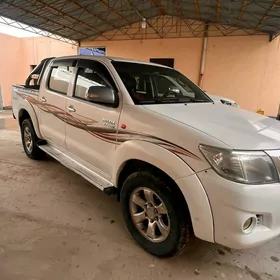 Toyota Hilux 2013