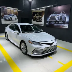 Toyota Camry 2021