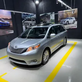 Toyota Sienna 2016