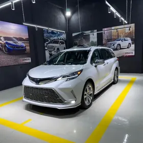 Toyota Sienna 2021