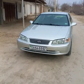 Toyota Camry 2001