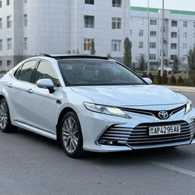 Toyota Camry 2021