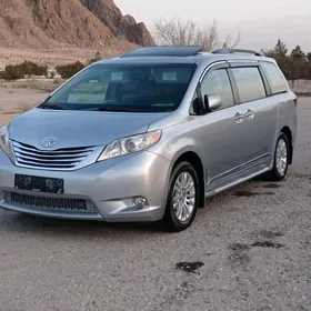 Toyota Sienna 2015