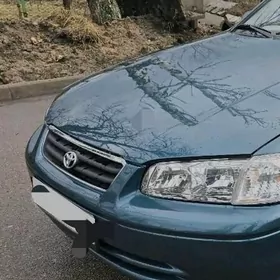 Toyota Camry 2000