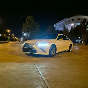 Lexus ES 350 2019