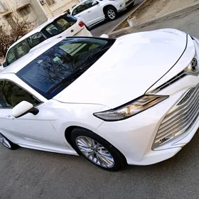 Toyota Camry 2018