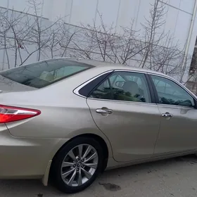 Toyota Camry 2016