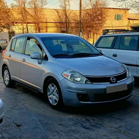 Nissan Versa 2012