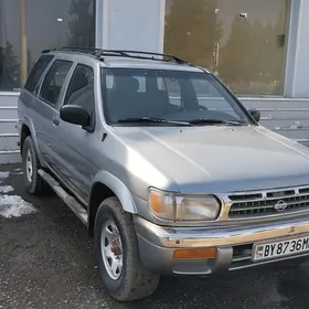 Nissan Pathfinder 1998