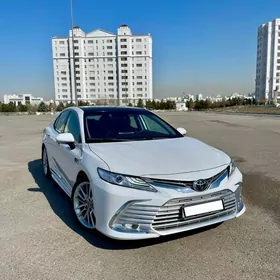 Toyota Camry 2021