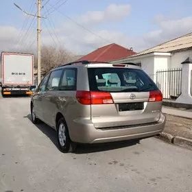 Toyota Sienna 2004