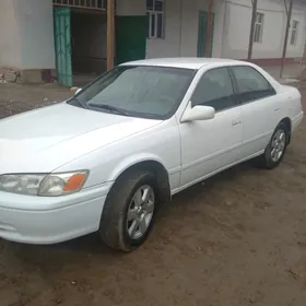 Toyota Camry 2001