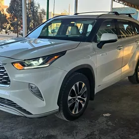 Toyota Highlander 2020