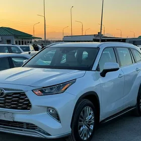 Toyota Highlander 2021