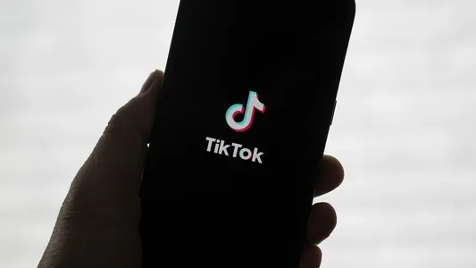 Ilon Mask: “TikTok-y almagyň küýüne düşemok. Men kompaniýany noldan döredýän”