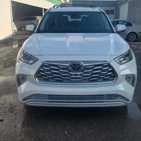 Toyota Highlander 2021