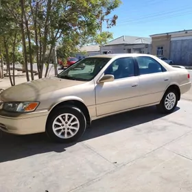 Toyota Camry 2000