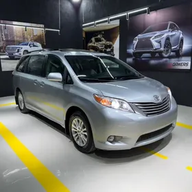 Toyota Sienna 2016