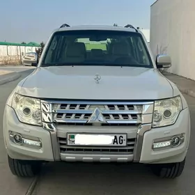 Mitsubishi Pajero 2015