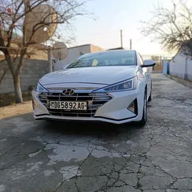 Hyundai Elantra 2020